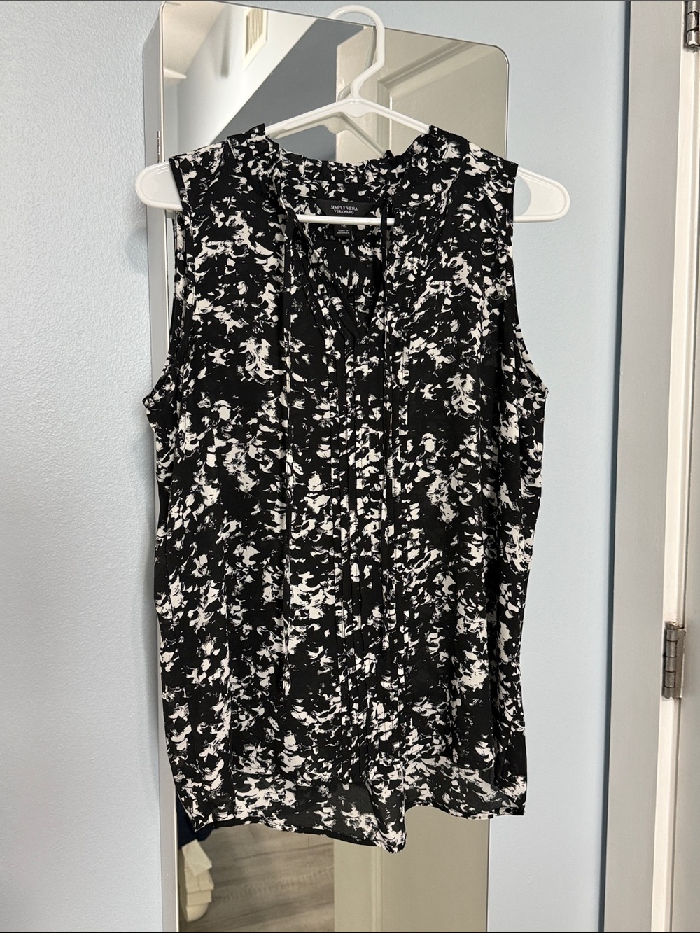 Simply Vera Vera Wang Black and White Printed Sleeveless Camisole